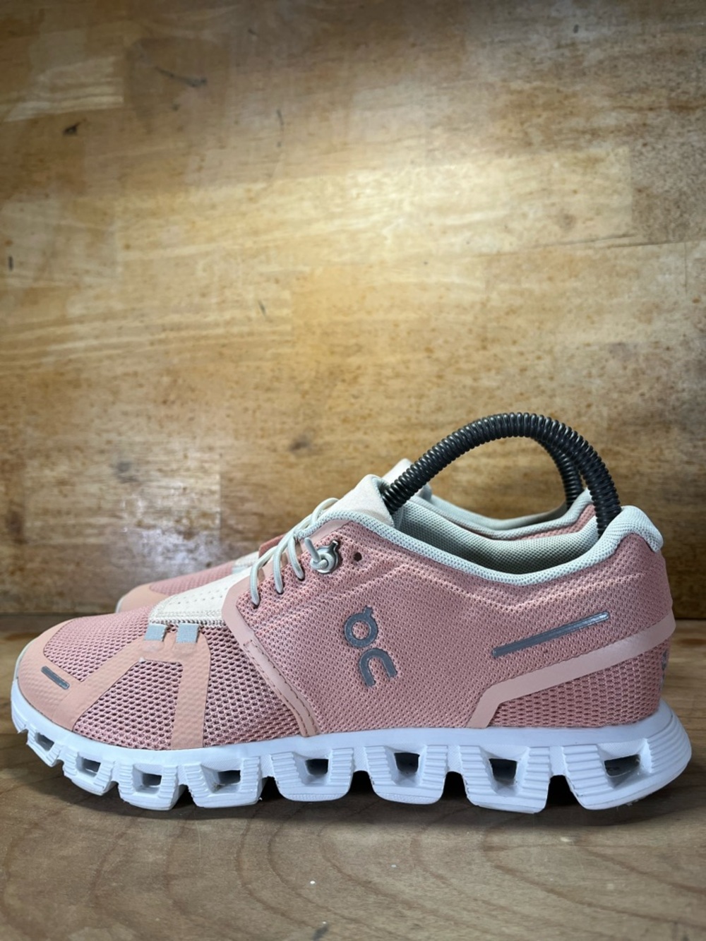 On Cloud 5 REFLECTIVE Womens Size 7 Running Shoes Sneakers Rose Shell Pink - Picture 4 of 12